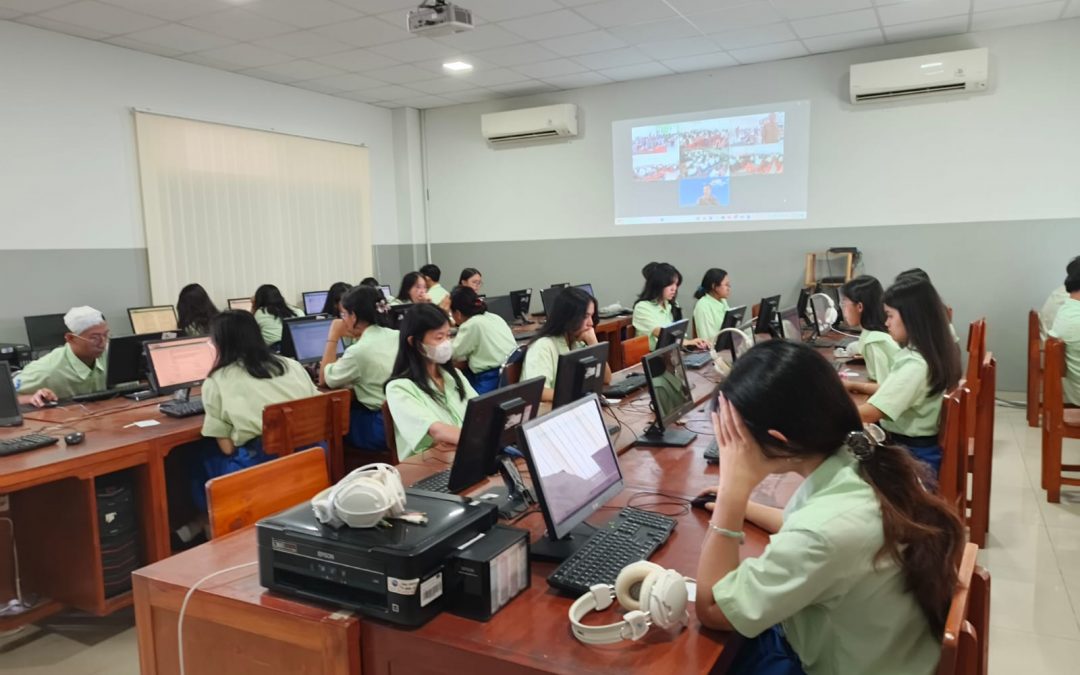 Tingkatkan Kompetensi di Dunia Kerja, Ratusan Siswa SMK Damos Ikut TOEIC