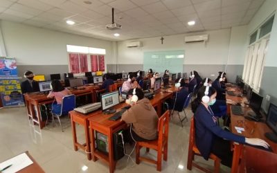 57 SISWA SMK STRADA DAAN MOGOT LOLOS BEASISWA SERTIFIKASI TEST TOEIC